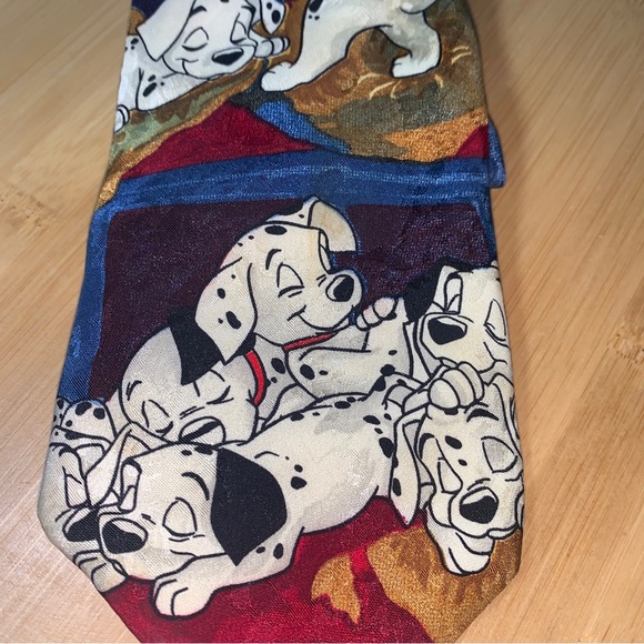 Tie Rack DISNEY 101 Dalmatians England Themed 100% Silk Neck Tie Made in Italy - Picture 5 of 5